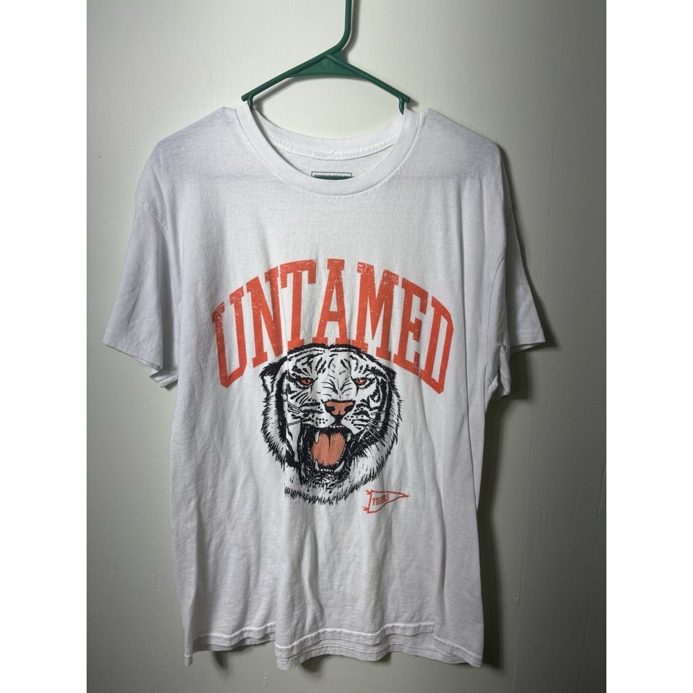 Samegang Untamed Tigers Mens Large White Graphic Tee 100% Cotton
